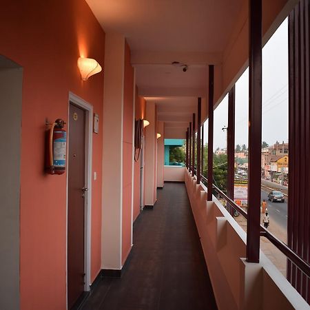 蓬蒂切里 Ak Sea View Residency酒店 外观 照片