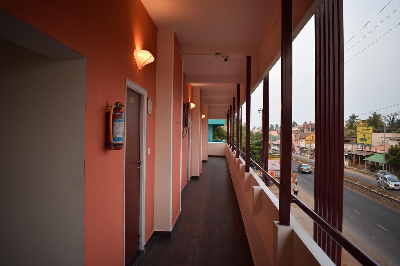 蓬蒂切里 Ak Sea View Residency酒店 外观 照片
