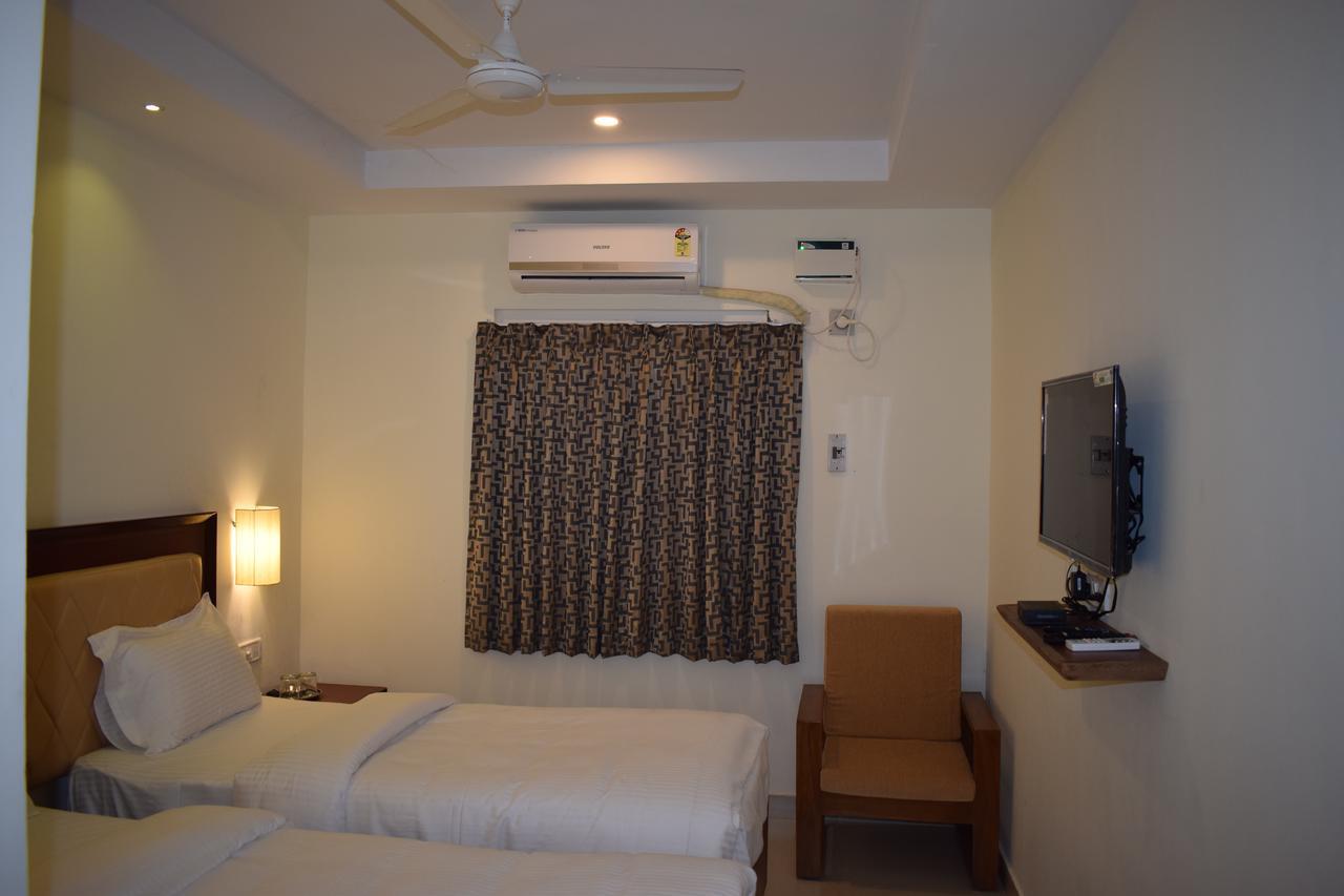 蓬蒂切里 Ak Sea View Residency酒店 客房 照片