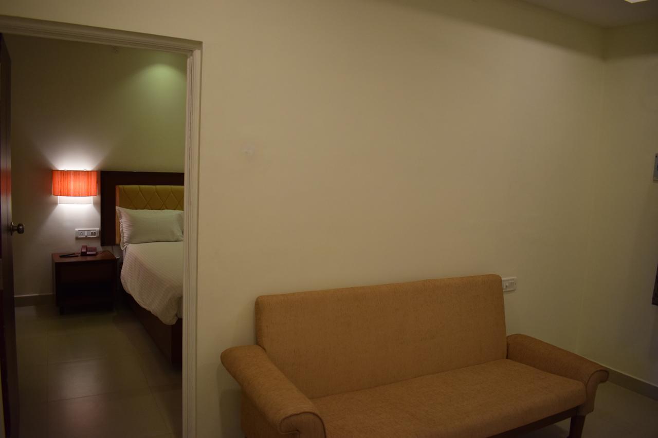 蓬蒂切里 Ak Sea View Residency酒店 客房 照片