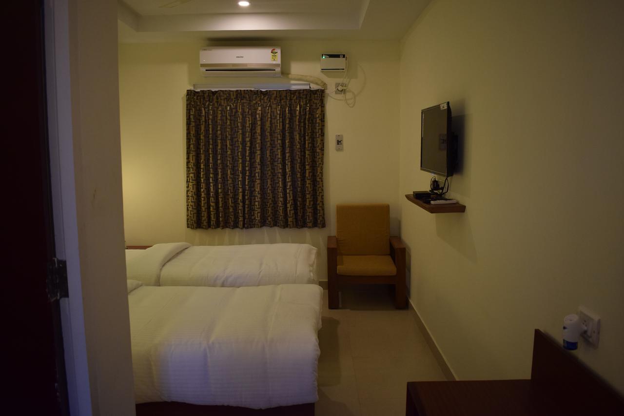 蓬蒂切里 Ak Sea View Residency酒店 客房 照片