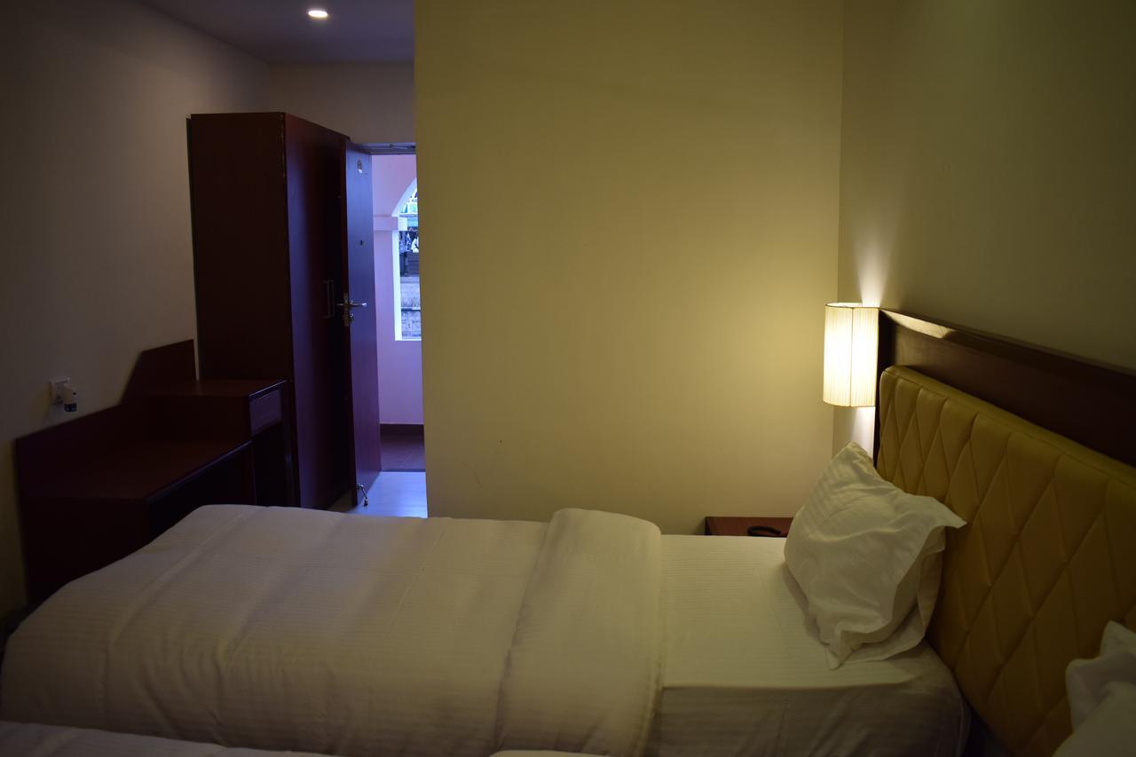 蓬蒂切里 Ak Sea View Residency酒店 客房 照片