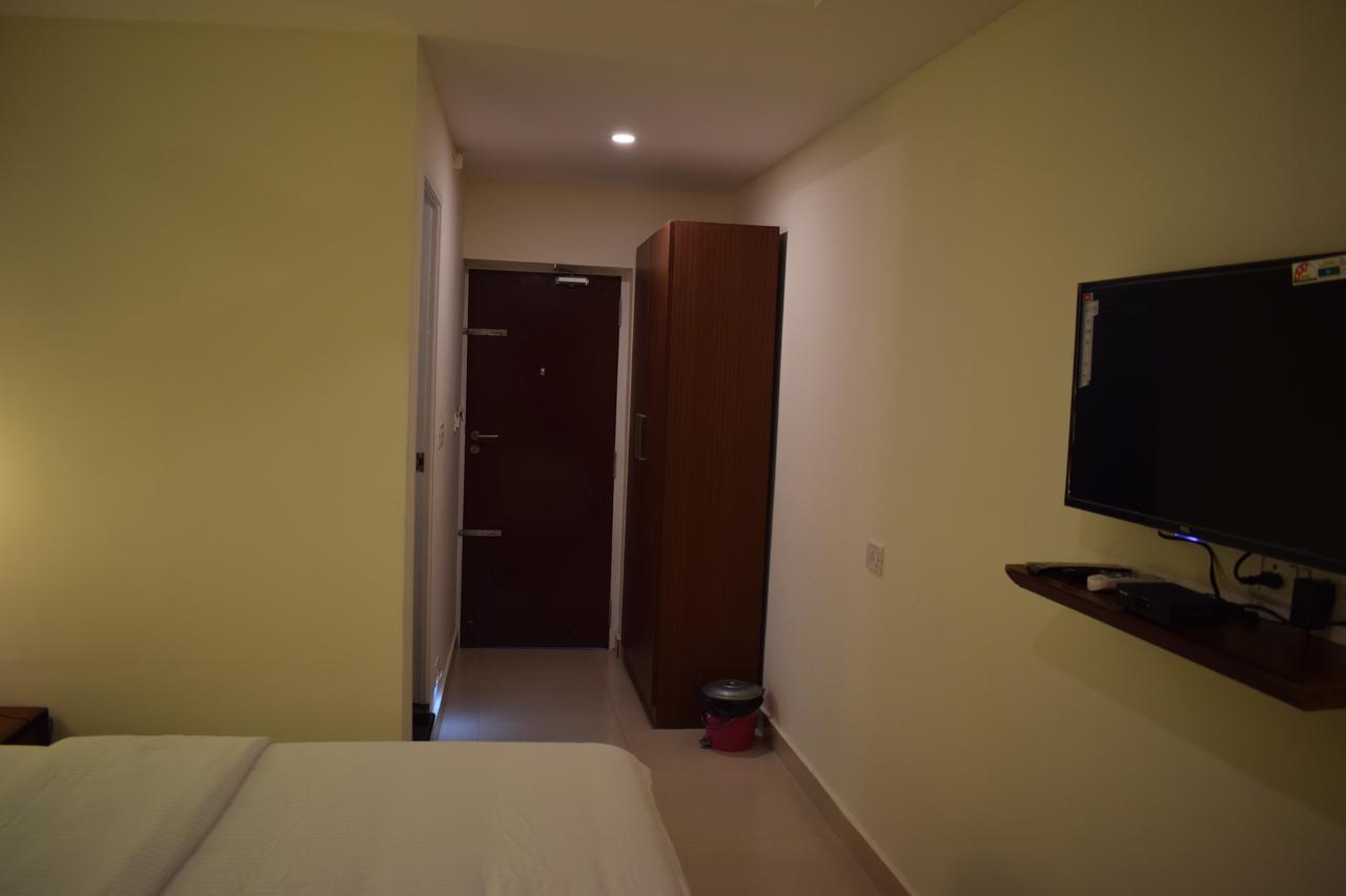 蓬蒂切里 Ak Sea View Residency酒店 外观 照片